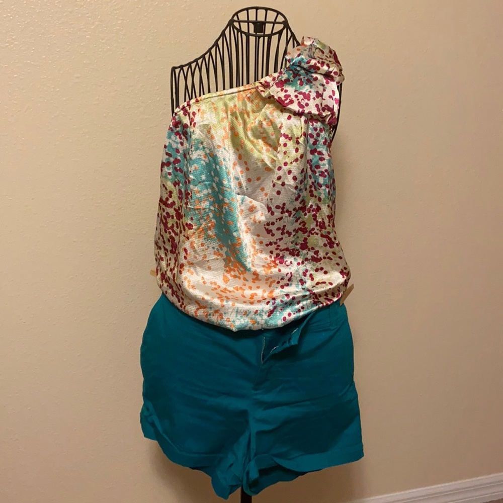 One shoulder super cute top size small